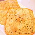 ちーここちゃ's cooksnap of when they made 簡単おつまみ☆チーズせんべい.