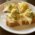 oyukidesu's cooksnap of when they made 朝の幸せチーズポテサラのブルスケッタ.