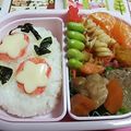 雪乃☆'s cooksnap of when they made 簡単あさがお　キャラ弁　おかず.