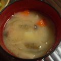 みい５２１２'s cooksnap of when they made 簡単☆栄養満点♪根菜野菜たっぷりお味噌汁.