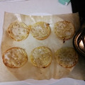 閑人舎's cooksnap of when they made お手軽おやつ！餃子の皮で和風モチピザ♪.