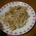 みゆきどん's cooksnap of when they made 安い早いうまい☆カリカリ豚肉ともやし炒め.