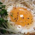 どんぐりぱん's cooksnap of when they made 元気♪エノキ♪目玉焼き丼.