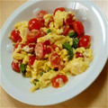myutan。's cooksnap of when they made ☆トマトとバジルのスクランブルエッグ☆.