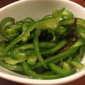 marmite☆'s cooksnap of when they made ピーマンと塩昆布とゴマ油の和え物.