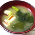 tennisnoah's cooksnap of when they made 簡単においしさアップ！ちぎり豆腐の味噌汁.