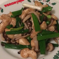 まる達's cooksnap of when they made ＊しめじと薄揚げ炒め.