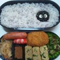 メロ0603's cooksnap of when they made 簡単すぎるキャラ弁＊まっくろくろすけ＊.