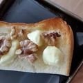 よっちゃん★☆★'s cooksnap of when they made はちみつ胡桃♡カマンベールトースト.