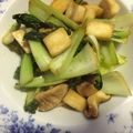 早絵香's cooksnap of when they made 簡単きのことチンゲン菜のにんにく醤油炒め.