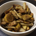 みるくこ－ひ－'s cooksnap of when they made 簡単！　さつまいもとさつま揚げの甘辛炒め.