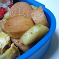 StardustCrusaders's cooksnap of when they made 魚肉ソーセージとジャガイモのマヨカレ炒め.