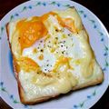 ＊なぁ＊'s cooksnap of when they made とろ〜りチーズのハムエッグトースト.