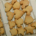 ハナチ★'s cooksnap of when they made 簡単　サクサク型抜きクッキー.
