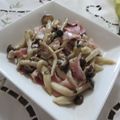 miyuki12's cooksnap of when they made きのこの♥にんにくベーコン炒め.