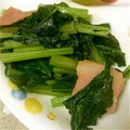 82tarou's cooksnap of when they made ☆カブの葉とウインナーのバター炒め☆.