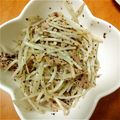 れいjgj's cooksnap of when they made もやしと豚肉のゆかり炒め.