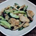 gongmei's cooksnap of when they made 鶏ムネとキュウリの香り炒め.
