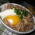 ひじりんこ's cooksnap of when they made 温泉卵のせ焼肉丼.