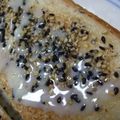 ゆーあちん's cooksnap of when they made 好きな味♪練乳ゴマトースト.