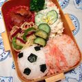 まっきー♪３７'s cooksnap of when they made サッカーボール弁当.