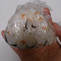 しもきゅう's cooksnap of when they made ฺ塩昆布と桜えびのおにぎり.