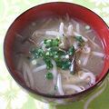 moruchama's cooksnap of when they made もやし＆舞茸の味噌汁.