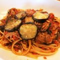 kawaramono's cooksnap of when they made うちの定番☆なすと豚肉のトマトパスタ.
