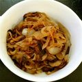 Kiyumimimi's cooksnap of when they made もう一品♪玉ねぎとマッシュルームの炒め.