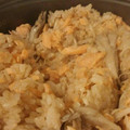 yumipandaa's cooksnap of when they made 鮭とえのきの簡単炊き込みごはん.