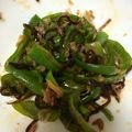 でんで☆'s cooksnap of when they made レンジで簡単ピーマンの塩昆布・おかか和え.