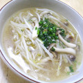 gonnanmama's cooksnap of when they made もやしと豚肉ときのこのスープ♪.