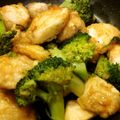 koimomo's cooksnap of when they made ブロッコリーと鳥肉の辛し炒め.