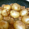 クックGJXH6N☆'s cooksnap of when they made 皮付きそのまま！新じゃがのそぼろ煮.