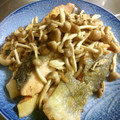 しぃーむ's cooksnap of when they made 鮭ときのこのバター焼き♪.