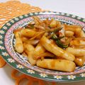 赤い電話's cooksnap of when they made ♡トッポッキ -ヤンニョムチキン味-♡.