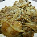 よんよんた's cooksnap of when they made 残ったカレーdeもやしカレー.