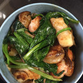 ryumomo's cooksnap of when they made きのことシーフードのしょう油バター炒め.