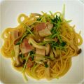hmwrhaha's cooksnap of when they made しめじと豆苗のパスタ.