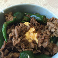 かつぺ's cooksnap of when they made 簡単 ❀ 豚肉＋しし唐＋卵 丼.