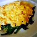 おせちゃ's cooksnap of when they made フワフワ卵とほうれん草の菜種和え☆.