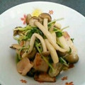 ☆めぇ☆ﾐ's cooksnap of when they made 簡単お弁当☆豆苗とベーコンとしめじ炒め.