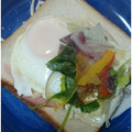 庭のめだか's cooksnap of when they made ＊目玉焼き♡野菜のせトースト♡簡単＊.