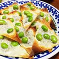 YUKIKI☆'s cooksnap of when they made 簡単余った餃子の皮で枝豆じゃこチーズ焼き.