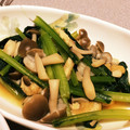 mina4☆'s cooksnap of when they made 小松菜と油揚げとしめじの煮物.
