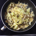 ぎょうざうり's cooksnap of when they made 春キャベツとしめじの玉子とじ.