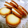 momocookin's cooksnap of when they made 練乳サワークリームのクッキーアイスサンド.