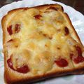 コロすけ☆'s cooksnap of when they made 朝食に！材料3つで簡単！ピザトースト！.
