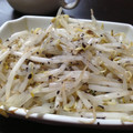 まゆ。神戸の女のこ's cooksnap of when they made 魔法のゆかり和えもやし.