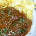 セイコモ１０３'s cooksnap of when they made 赤ワインと一緒に♪柔らかタンシチュー.